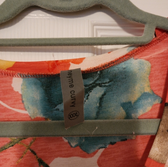 HoneyMe Coral V-Neck Blouse. - Picture 3 of 3